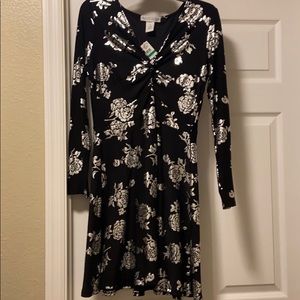 Gorgeous long sleeve dress with silver flowers🔥